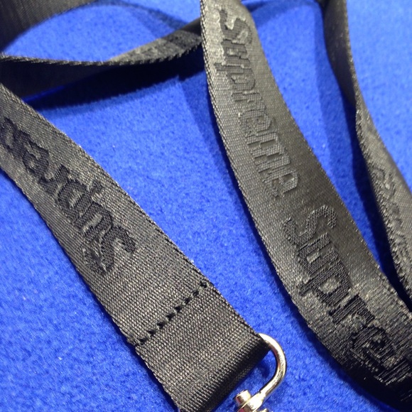 Supreme Lanyard Black Nylon Keychain ID Holder - Picture 3 of 3